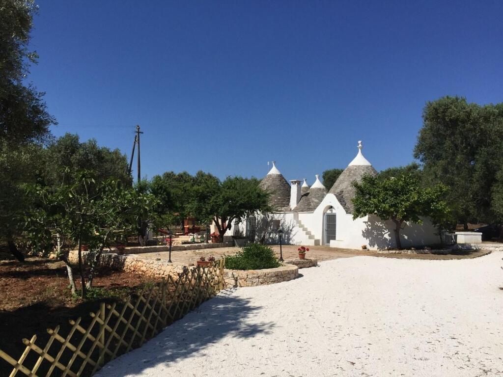 Chateaux Des Trulli San Michele Salentino Ngoại thất bức ảnh